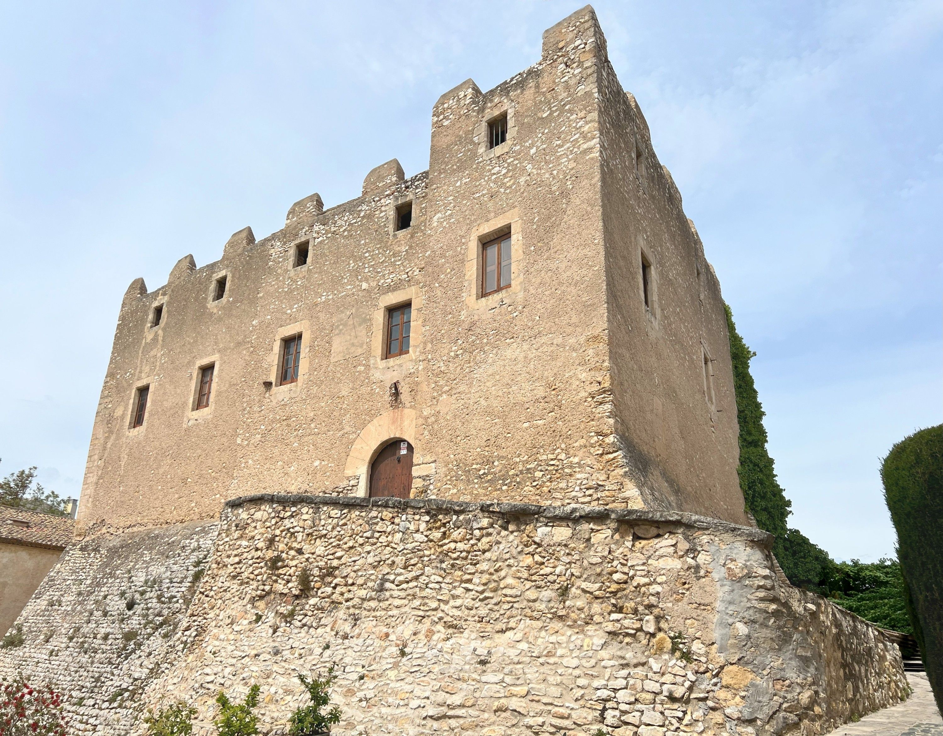 Fotos Mittelalterliche Burg mit Meerblick südlich von Barcelona
