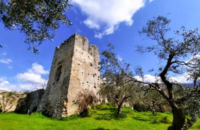 Burg kaufen Latium:  Turm