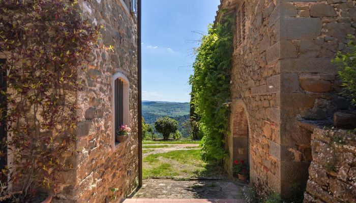 Lantligt hus till salu Lamole, Toscana,  Italien