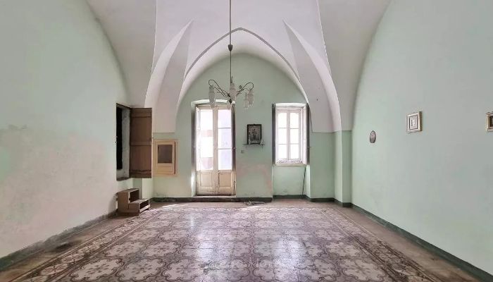 Stadhuis te koop Oria, Puglia,  Italië