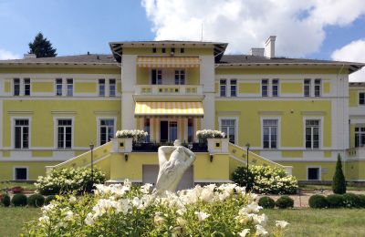 Slot til salgs Olsztyn, województwo warmińsko-mazurskie, Bagudvendt