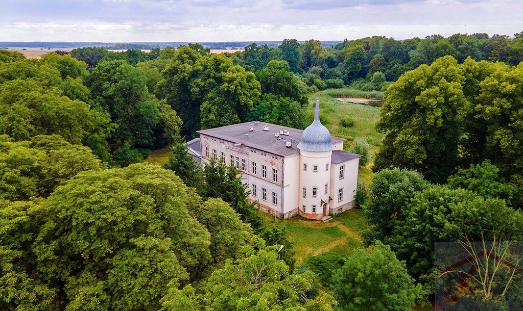 Billeder Vestpommern: Herregård med dam og skov