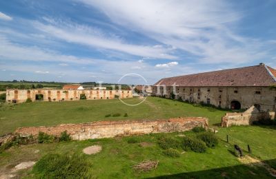 Schloss kaufen Kounice, Zámek Kounice, Středočeský kraj, Nebengebäude