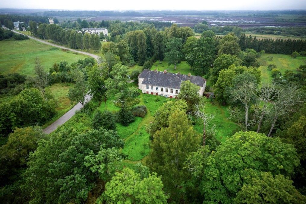 Bilder Herregården "Ozolu muiža" i Latvia i nærheten av Kuldiga