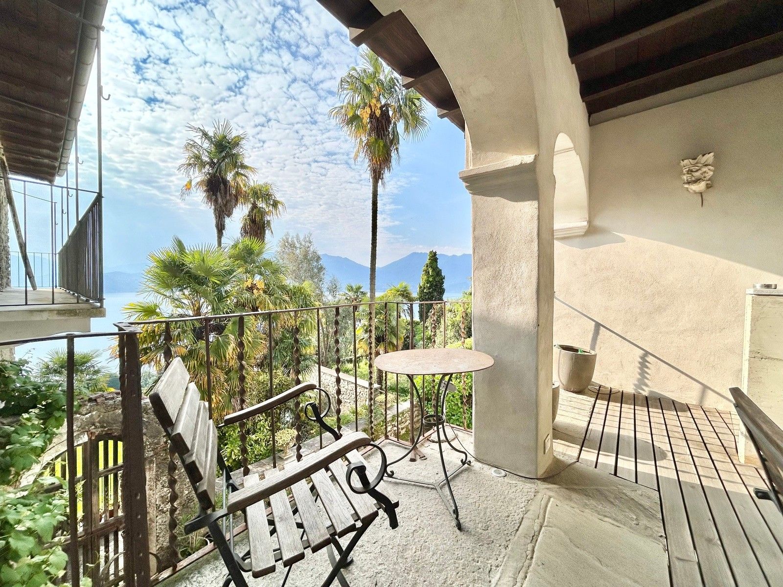 Fotos Fein restauriertes Herrenhaus aus dem 16. Jahrhundert mit Seeblick am Lago Maggiore