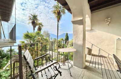 Herrenhaus/Gutshaus kaufen 28824 Oggebbio, Località Rancone, Piemont, Portiko mit Seeblick