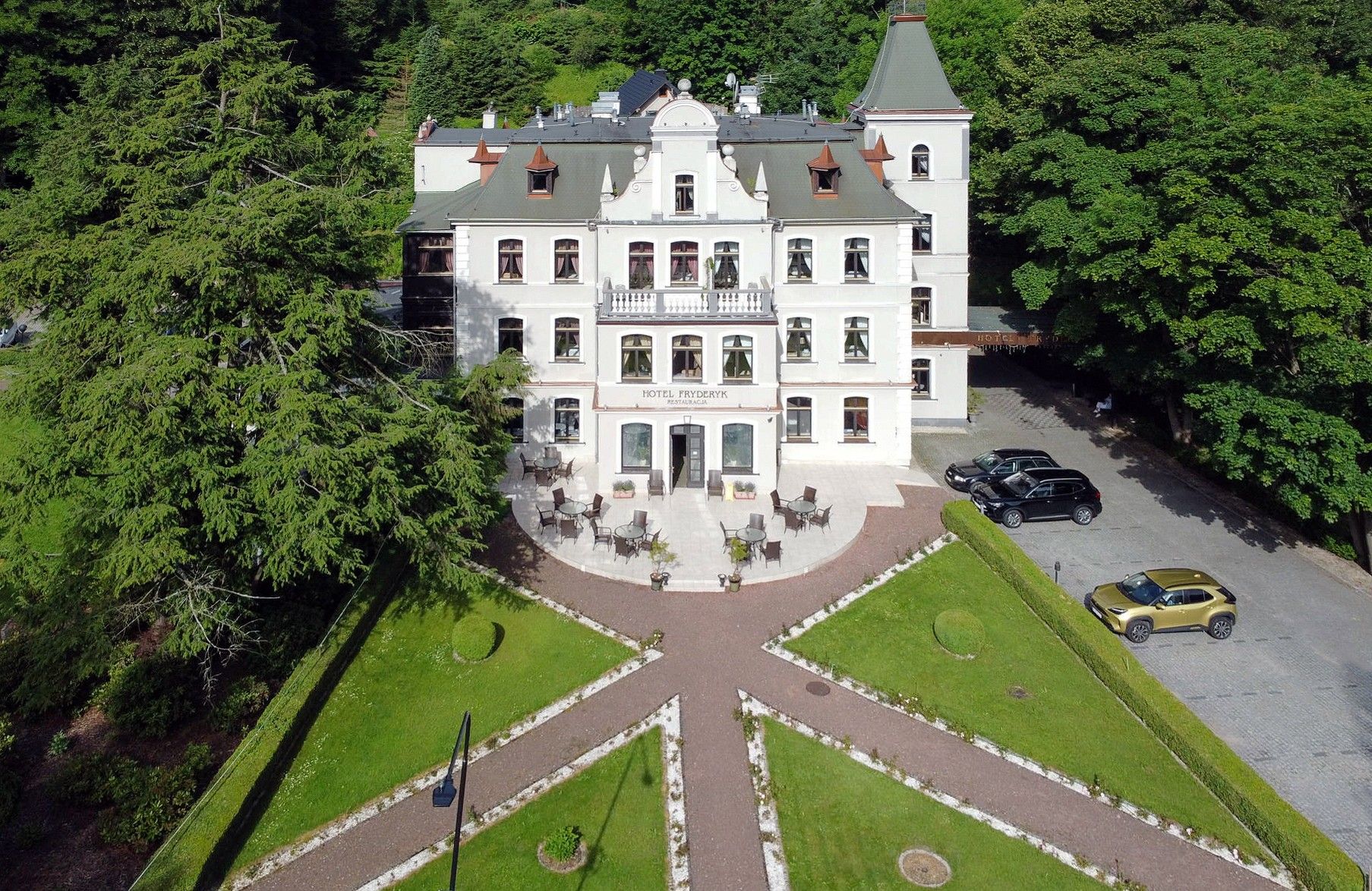 Bilder Historisk hotell i kurbyen Duszniki-Zdrój