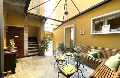 Historisk villa til salgs Bee, Piemonte, Indre gårdsplass