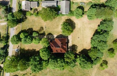 Historisk villa til salg Piaski, Wolności 19, województwo łódzkie, Ejendom