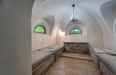 Herregård til salg Poręba Żegoty, Ruiny Dworu Szembeków, województwo małopolskie, Mausoleum