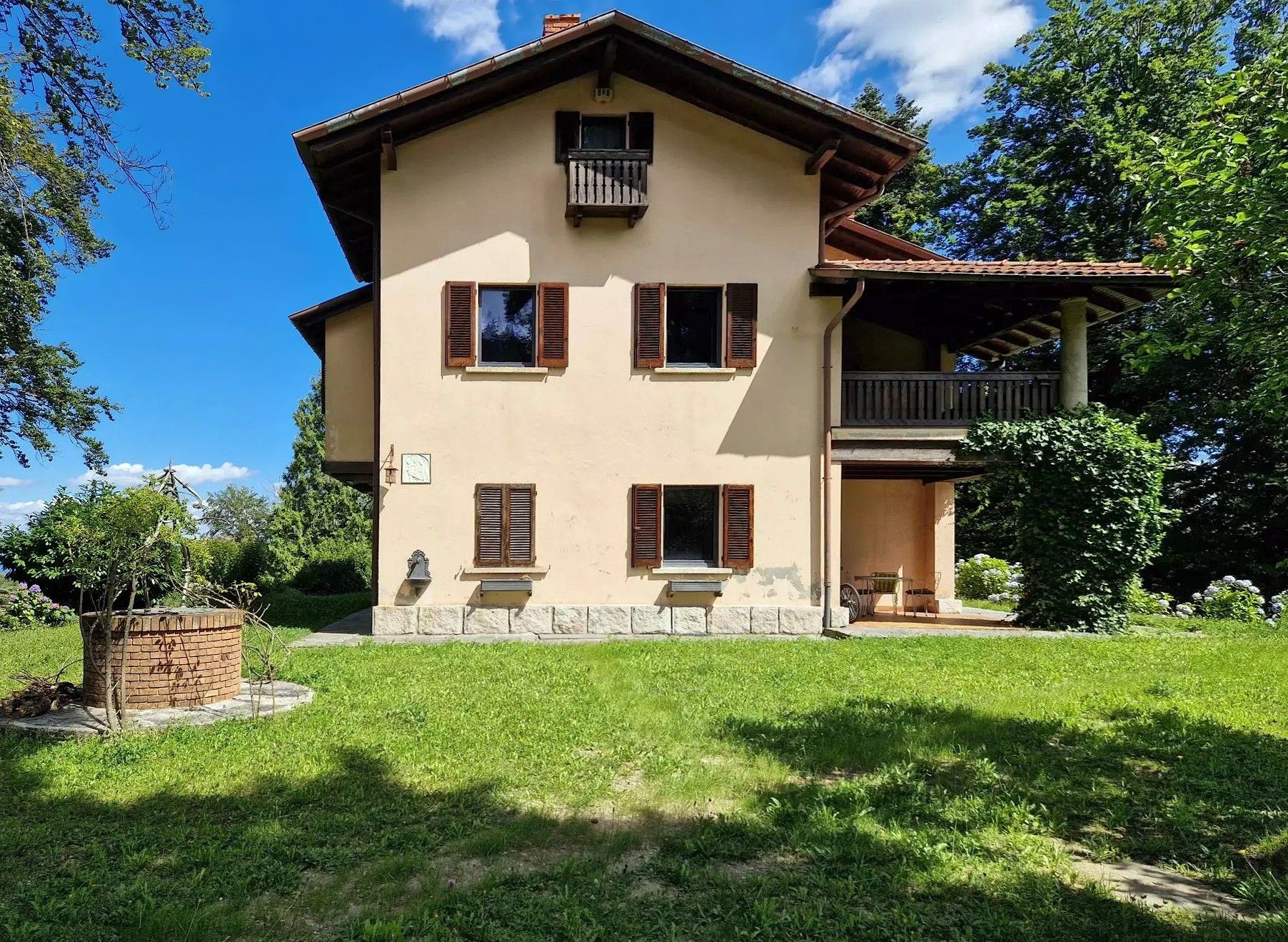 Billeder Villa in Gignese mit Seeblick, Privatsphäre und historischem Charme