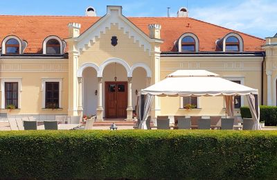 Herregård til salg Trnavský kraj, Forside