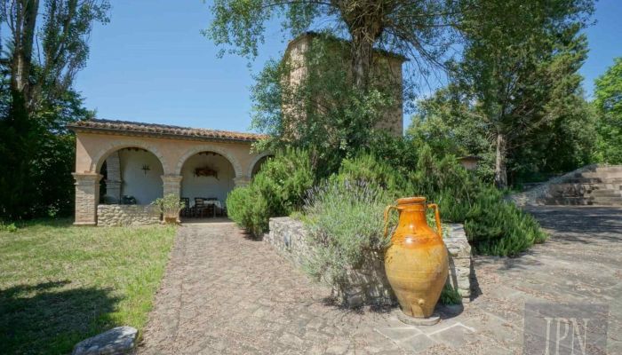 Herregård til salg 06014 Montone, Umbria,  Italien