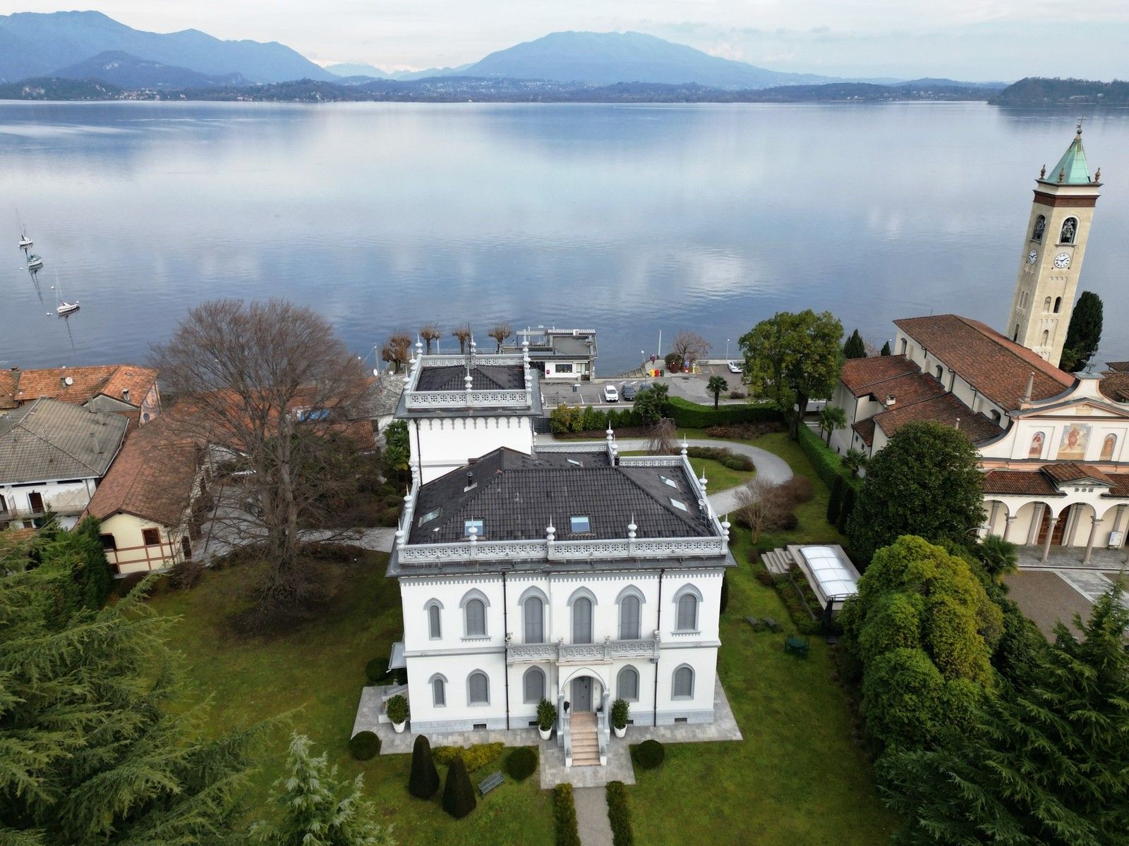 Bilder Eksklusiv villa fra Belle Epoque ved Lago Maggiore
