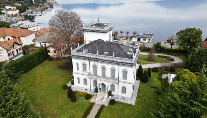 Historisk villa til salg 28040 Lesa, Piemonte,  Italien