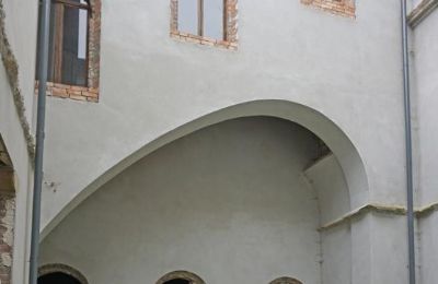 Burg til salg Zagórzany, Kleinpolen, Innenhof