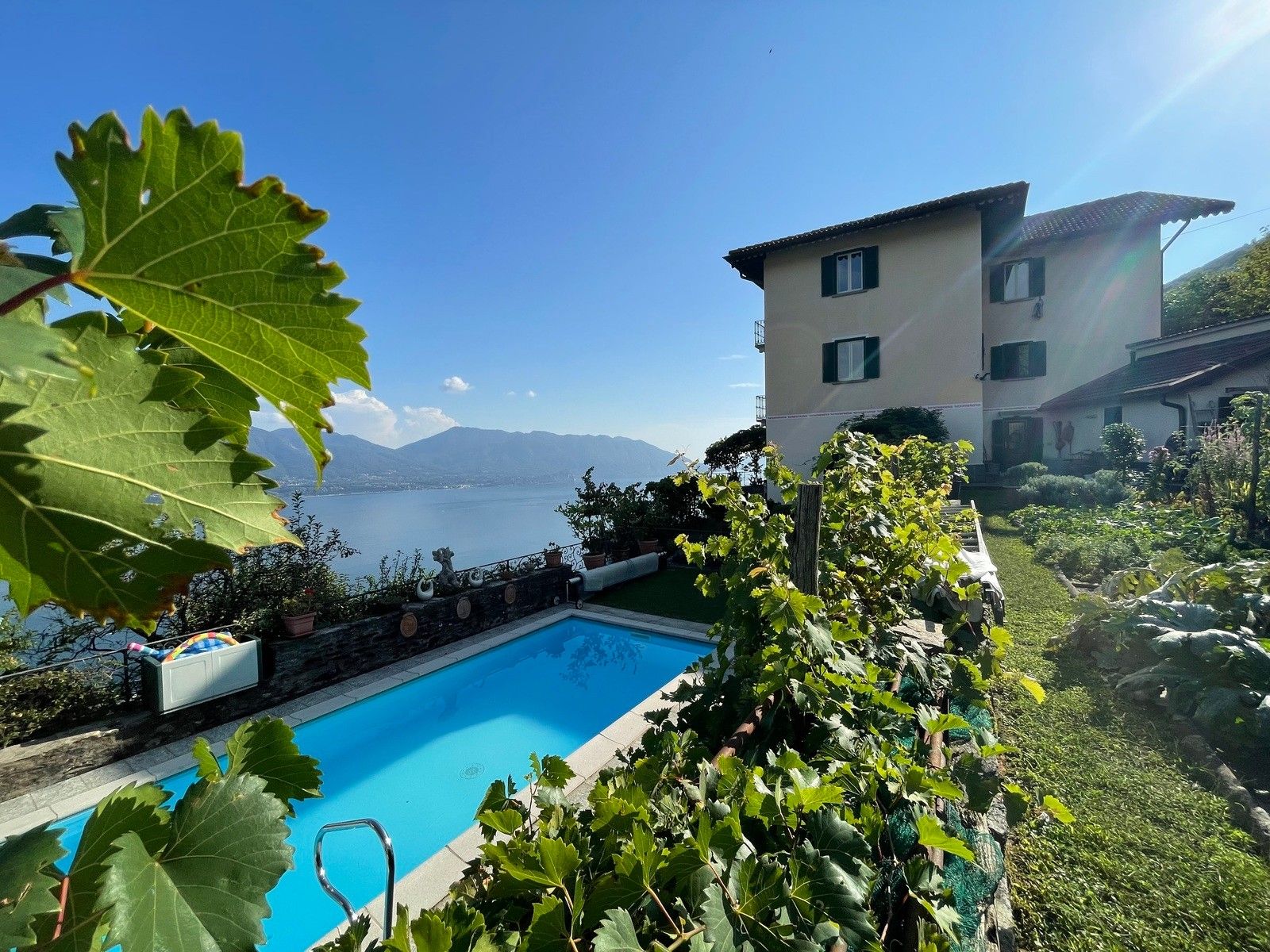 Bilder Villa med søudsigt i Cannero Riviera, Lago Maggiore
