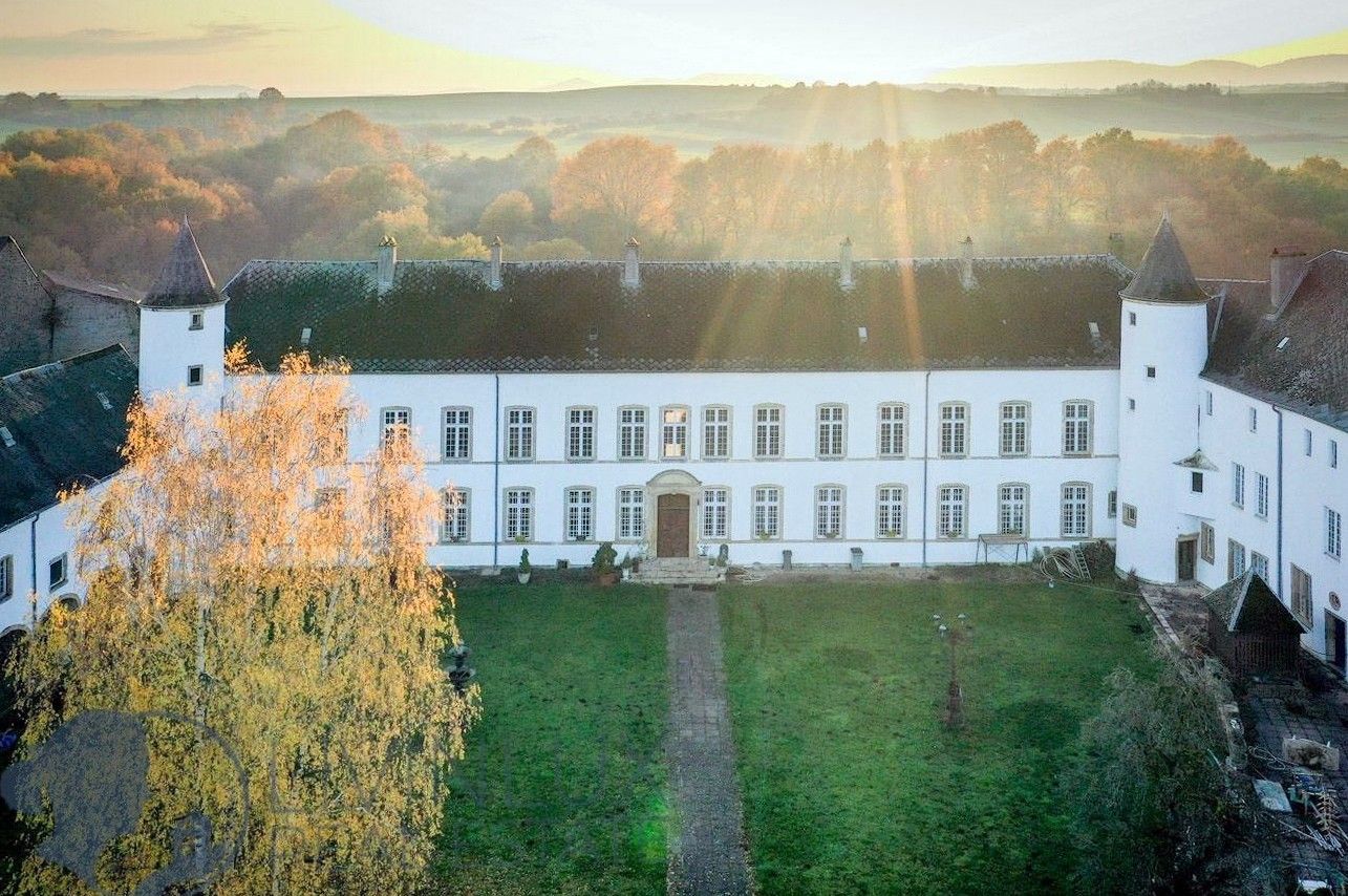 Billeder Slot i regionen Frankrig-Luxembourg-Tyskland