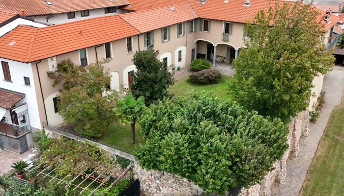 Herregård til salg Pombia, Piemonte,  Italien