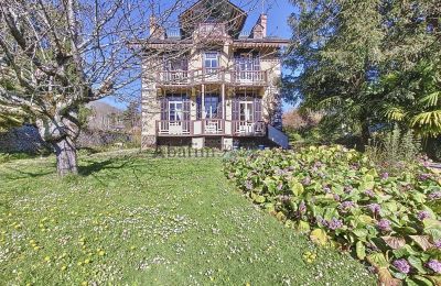 Historisk villa til salg Bagnères-de-Bigorre, Occitanie, Bagudvendt