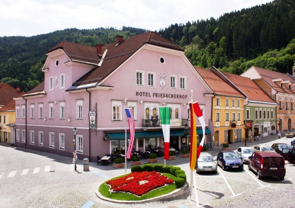 Billeder Traditionelt hotel i Friesach - bygning fra det 14. århundrede.