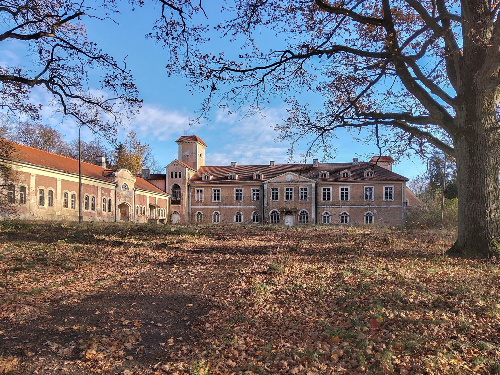 Fotos Herrenhaus in den Masuren: Pałac w Dobrocinie