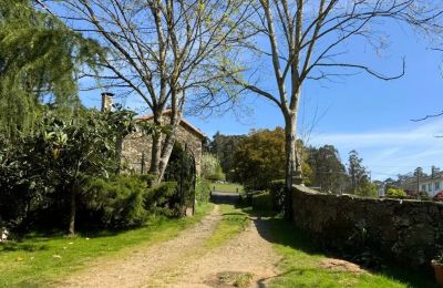 Landhus til salg Melide, Cabazás, Galicien, Acceso principal a la propiedad