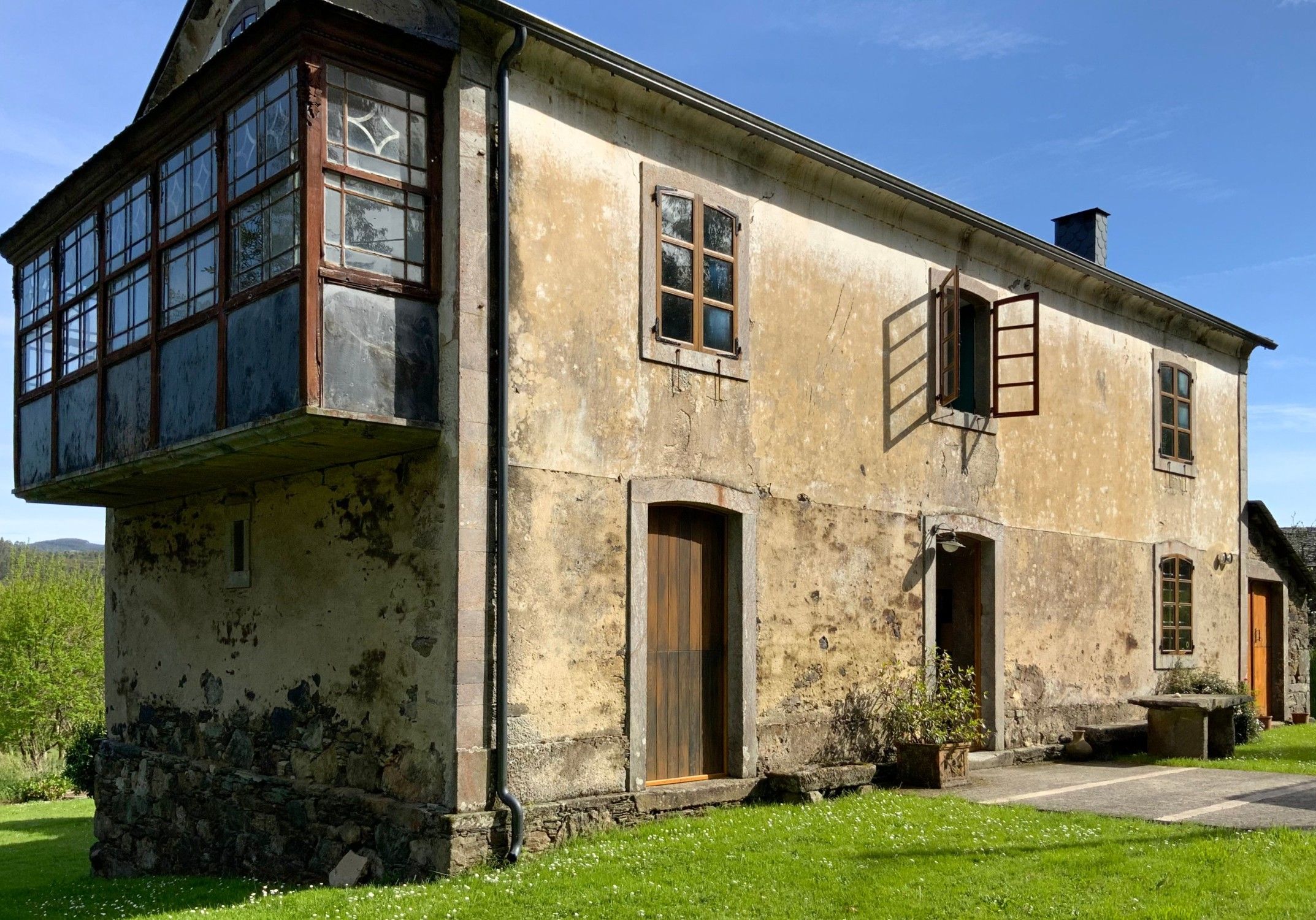Bilder Stenhus i Moeche - vackert restaureringsprojekt