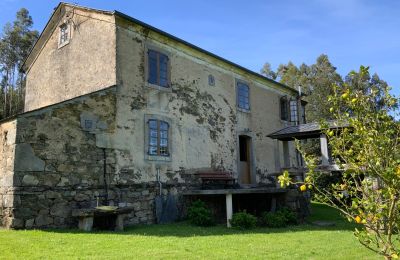Lantgård till salu Moeche, Sta Cruz de Moeche, Galicien, Fachada trasera