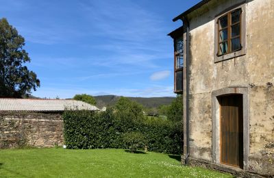 Lantgård till salu Moeche, Sta Cruz de Moeche, Galicien, Patio delantero