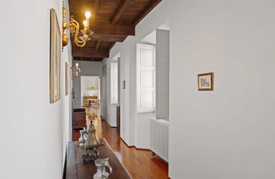 Historisk villa til salg Miasino, Piemonte, Gang