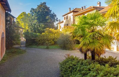 Historisk villa til salg Miasino, Piemonte, Indre gårdhave