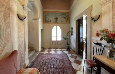 Historische Villa kaufen Italien, Eingangshalle