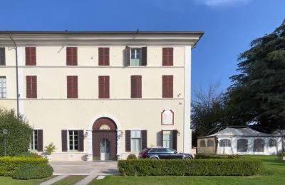 Historische Villa kaufen Italien, Außenansicht