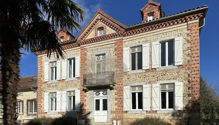 Landhus til salg Trie-sur-Baïse, Occitanie,  Frankrig