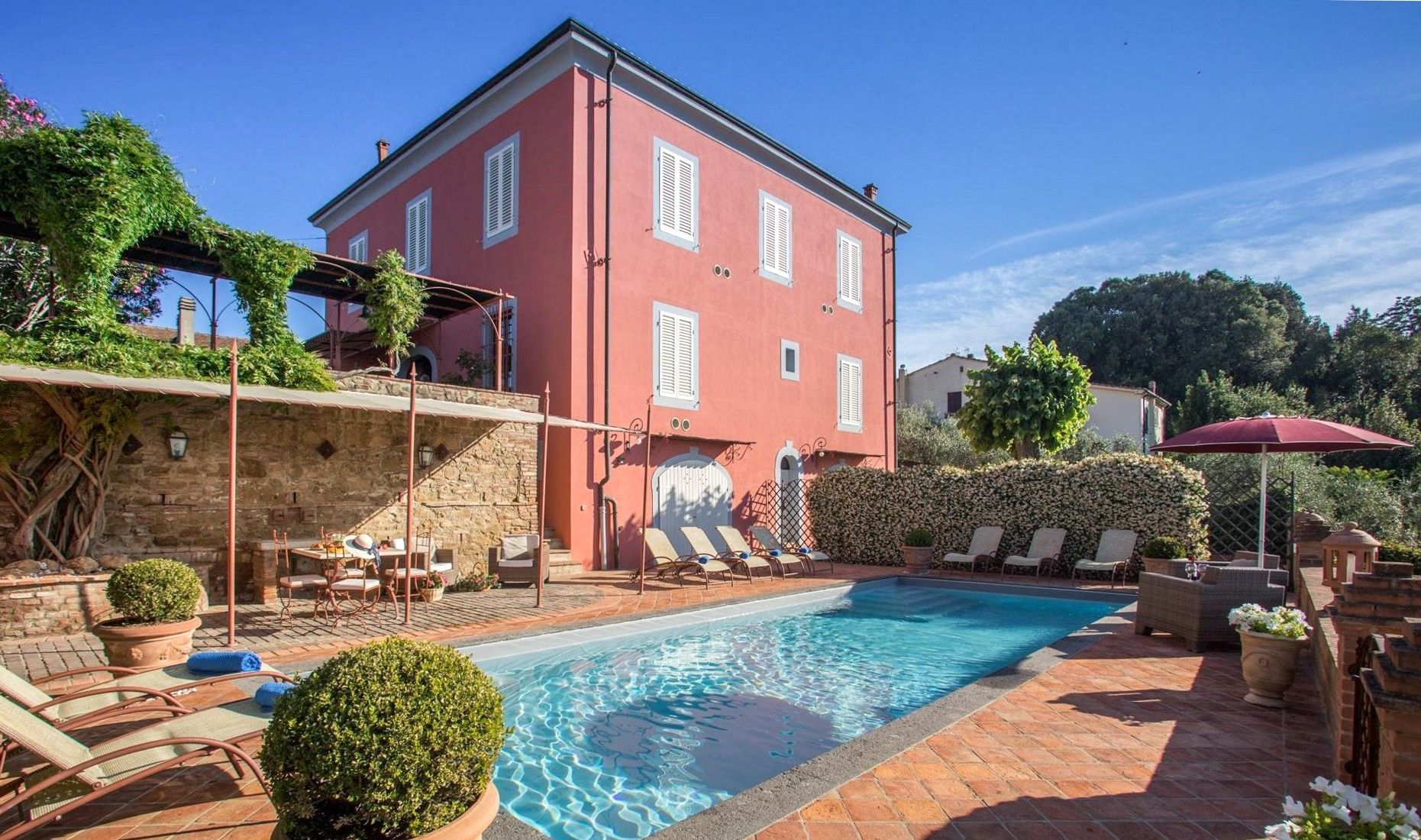 Bilder Restaurert toskansk villa i Montelopio
