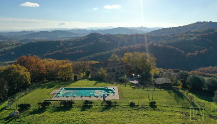Landhus til salg 06019 Umbertide, Umbria,  Italien