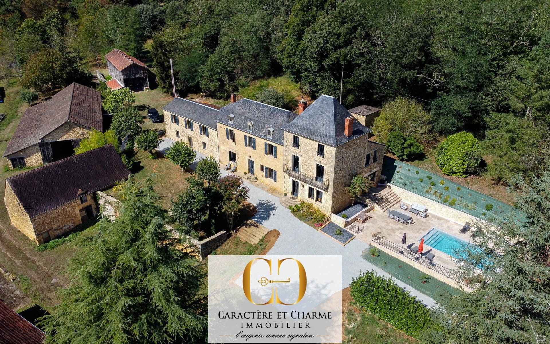 Bilder Sarlat: Restaurert eiendom med 2 gjestehus
