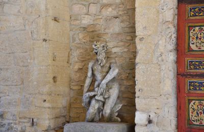 Slot til salg Uzès, Occitanie, Detaljer