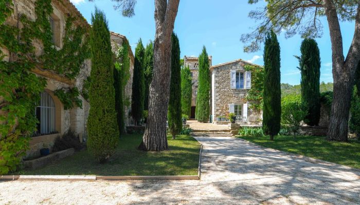 Herrenhaus/Gutshaus kaufen Uzès, Okzitanien,  Frankreich