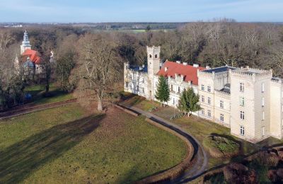 Historische Immobilien, Ikonische Neogotik in Großpolen: Schloss in Gościeszyn
