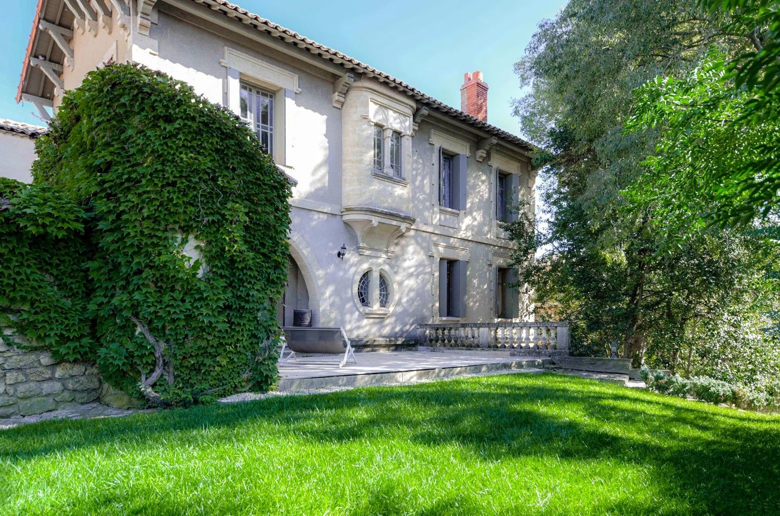 Billeder Historisk villa med have i Uzès