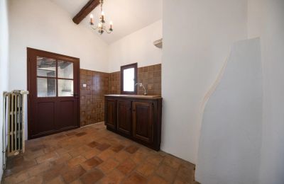 Historisk ejendom til salg Uzès, Occitanie, Udhus