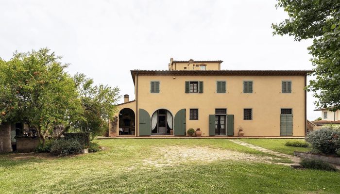 Lantgård till salu Crespina, Toscana,  Italien