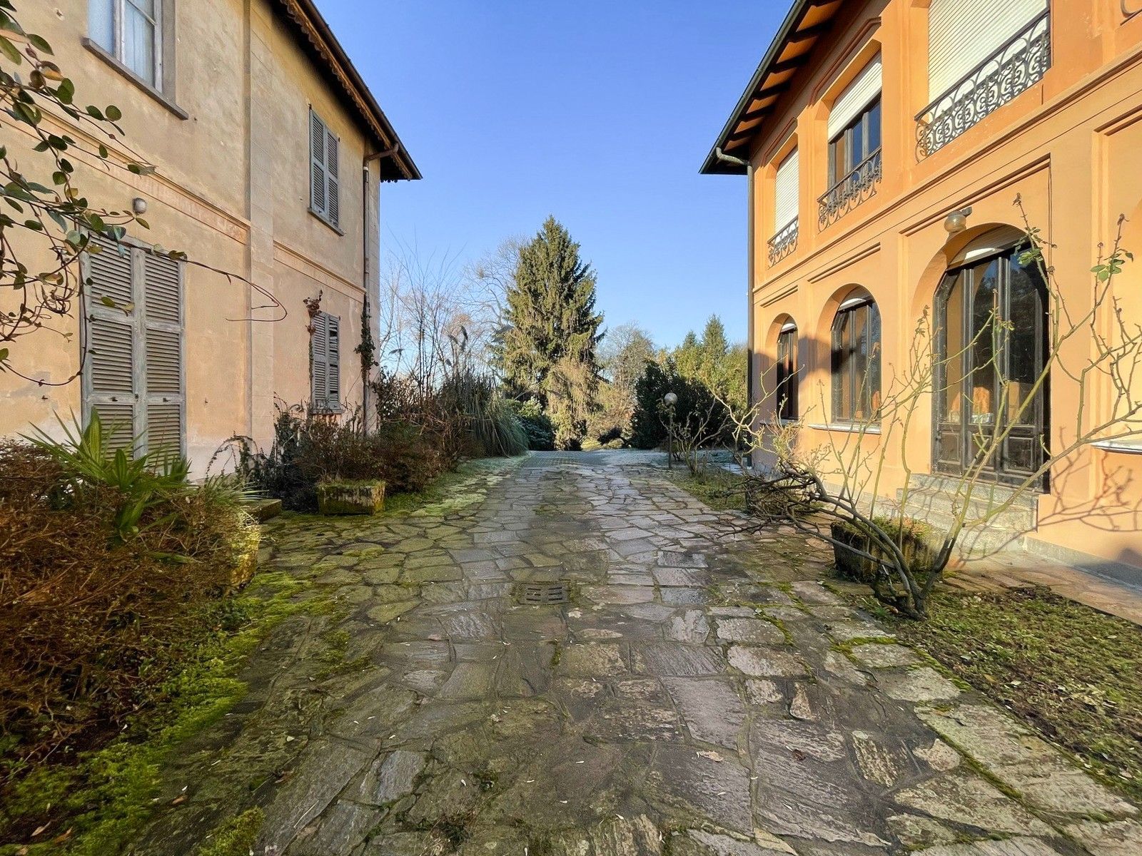 Billeder Villa ved Maggioresøen fra det 18. århundrede med stor park