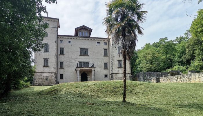 Slott til salgs Friuli Venezia Giulia