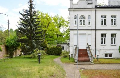 Historisk villa til salg Konstancin-Jeziorna, województwo mazowieckie, Bagudvendt