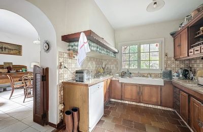 Landhus til salg Maubourguet, Occitanie, Køkken