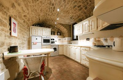 Historisk ejendom til salg Vers-Pont-du-Gard, Occitanie, Køkken