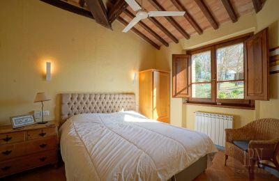 Landhaus kaufen 06019 Preggio, Umbrien, Schlafzimmer